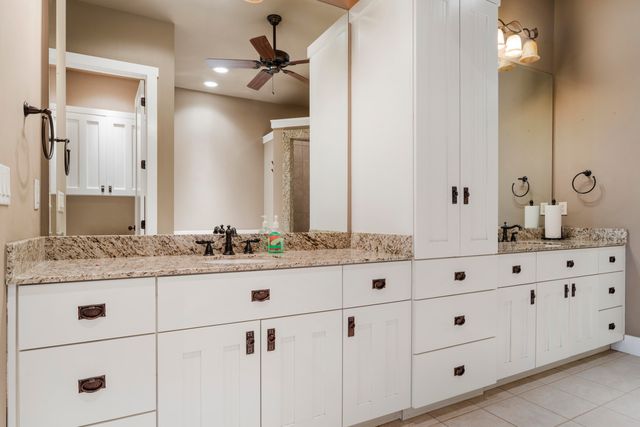 2373 Melody Point Circle, Grove, OK 74344