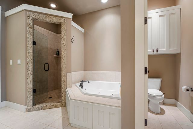 2373 Melody Point Circle, Grove, OK 74344