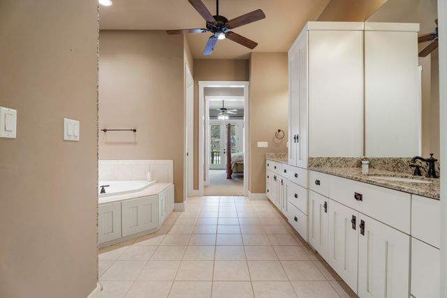 2373 Melody Point Circle, Grove, OK 74344