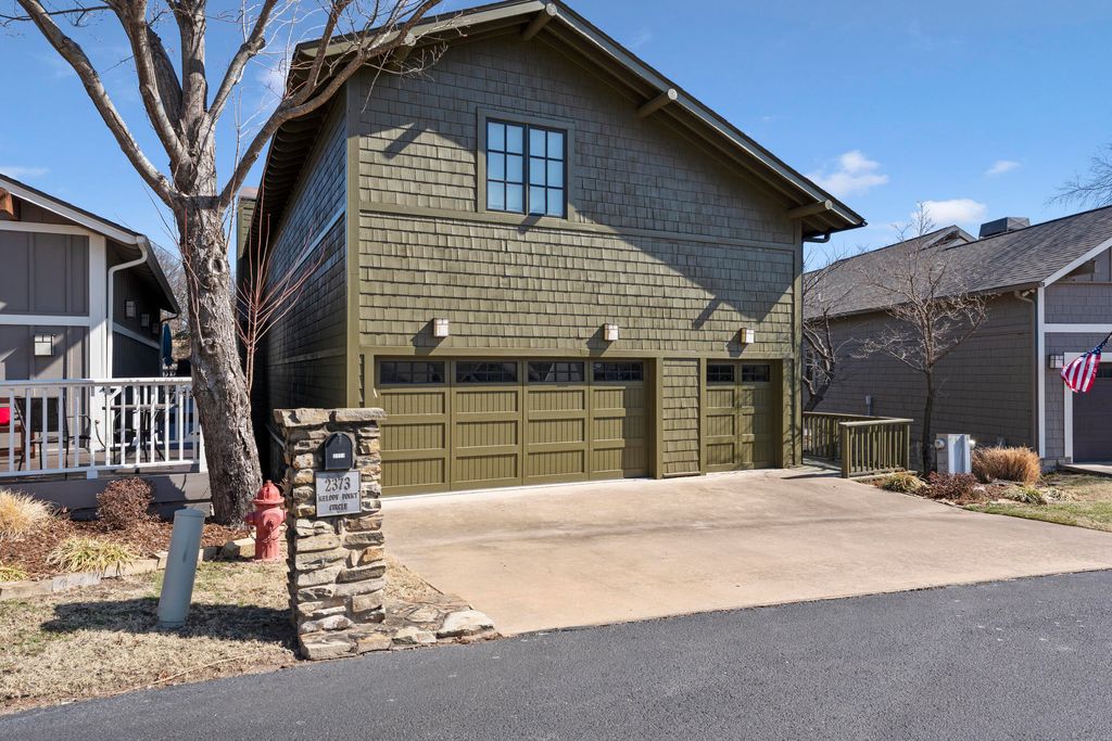 2373 Melody Point Circle, Grove, OK 74344