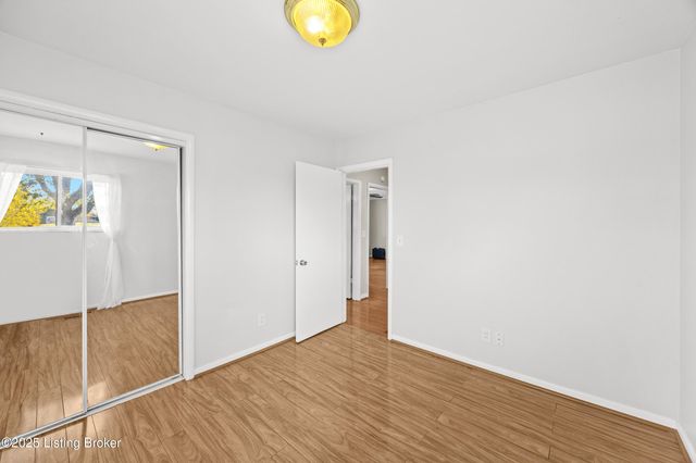 8506 Linda Rd, Louisville, KY 40219