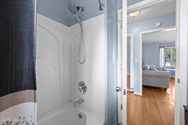 8506 Linda Rd, Louisville, KY 40219