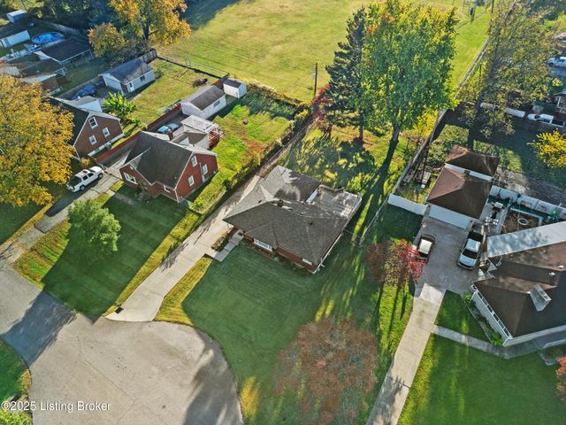 8506 Linda Rd, Louisville, KY 40219