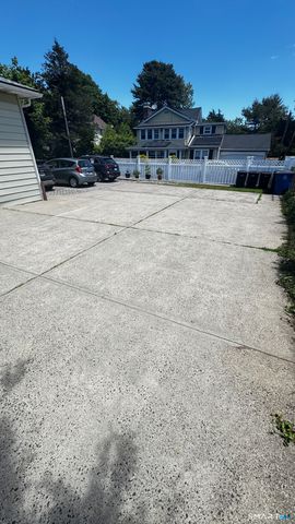 165 Townsend Avenue, New Haven, CT 06512