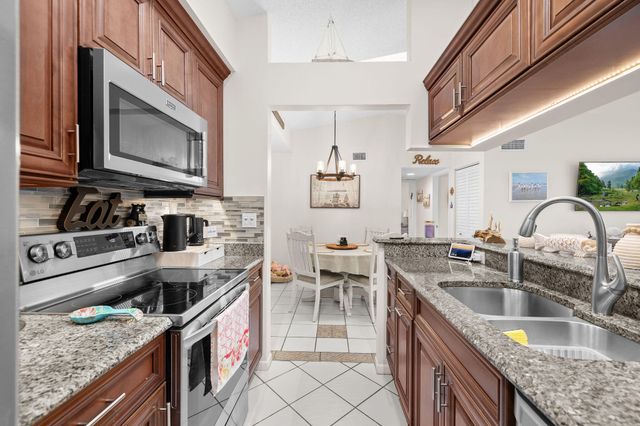 2502 SE Anchorage Cv Apt E-3, Port St Lucie, FL 34952