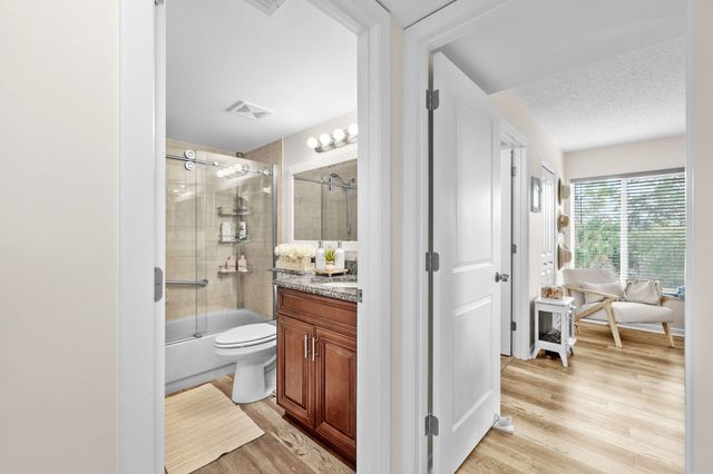 2502 SE Anchorage Cv Apt E-3, Port St Lucie, FL 34952