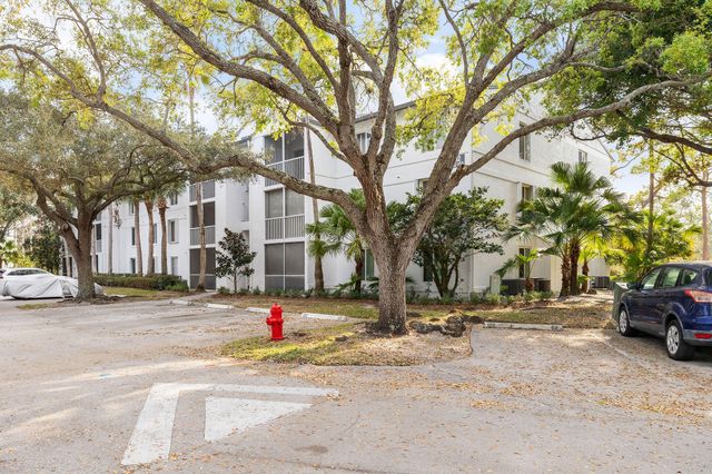 2502 SE Anchorage Cv Apt E-3, Port St Lucie, FL 34952