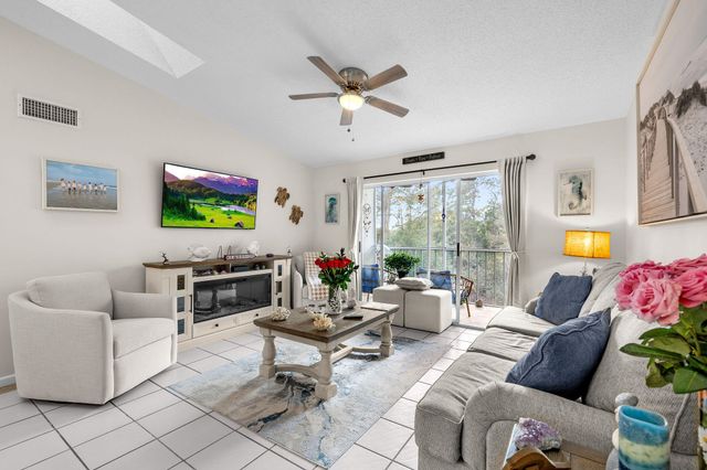 2502 SE Anchorage Cv Apt E-3, Port St Lucie, FL 34952