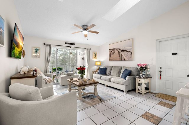 2502 SE Anchorage Cv Apt E-3, Port St Lucie, FL 34952