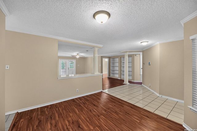 8626 Park Olympia, Universal City, TX 78148