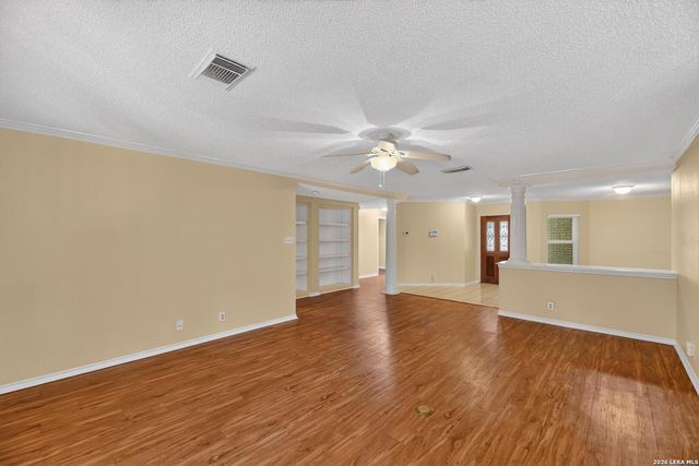 8626 Park Olympia, Universal City, TX 78148