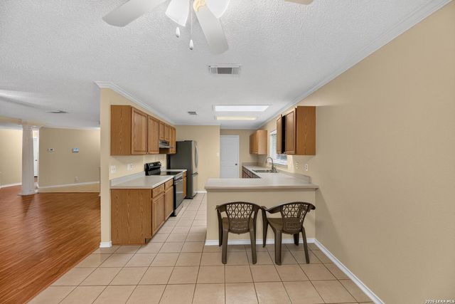 8626 Park Olympia, Universal City, TX 78148