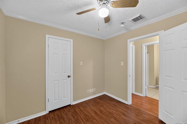 8626 Park Olympia, Universal City, TX 78148