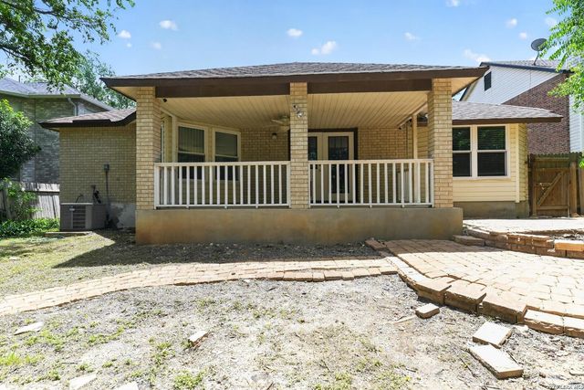 8626 Park Olympia, Universal City, TX 78148