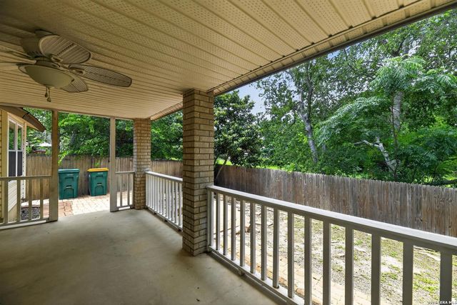 8626 Park Olympia, Universal City, TX 78148