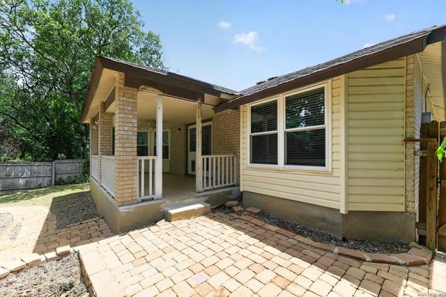 8626 Park Olympia, Universal City, TX 78148