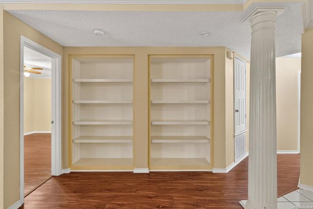 8626 Park Olympia, Universal City, TX 78148