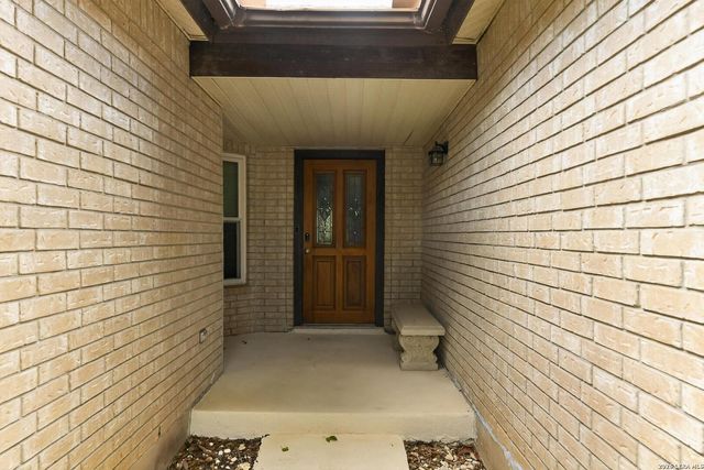 8626 Park Olympia, Universal City, TX 78148