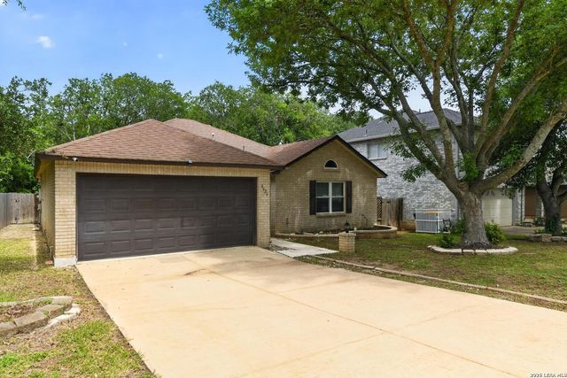 8626 Park Olympia, Universal City, TX 78148
