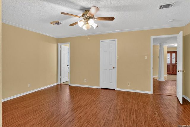 8626 Park Olympia, Universal City, TX 78148