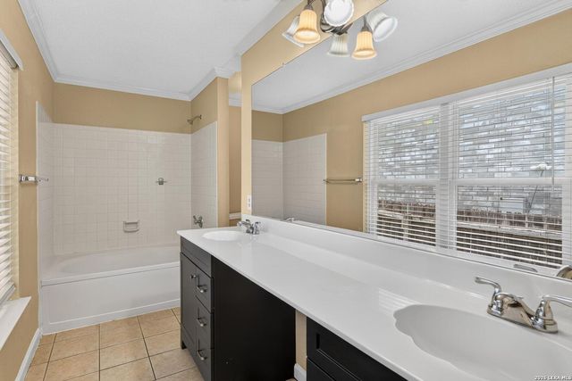 8626 Park Olympia, Universal City, TX 78148