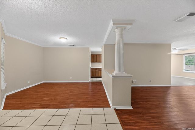 8626 Park Olympia, Universal City, TX 78148
