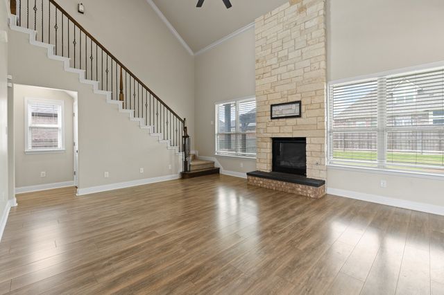 906 Bent Wood Lane, Cleburne, TX 76033