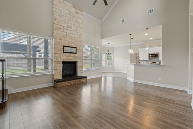 906 Bent Wood Lane, Cleburne, TX 76033