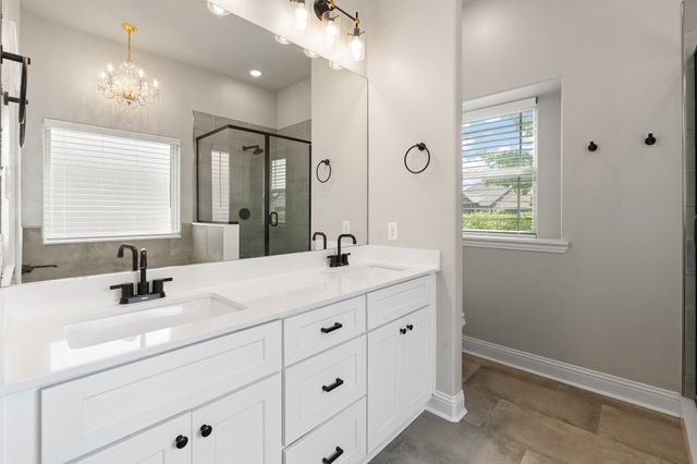 906 Bent Wood Lane, Cleburne, TX 76033