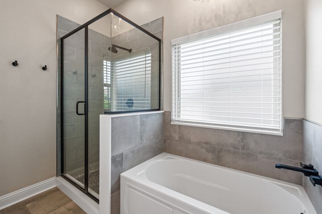 906 Bent Wood Lane, Cleburne, TX 76033