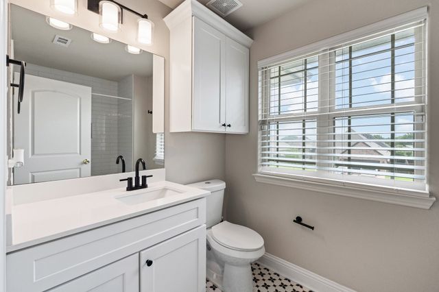 906 Bent Wood Lane, Cleburne, TX 76033