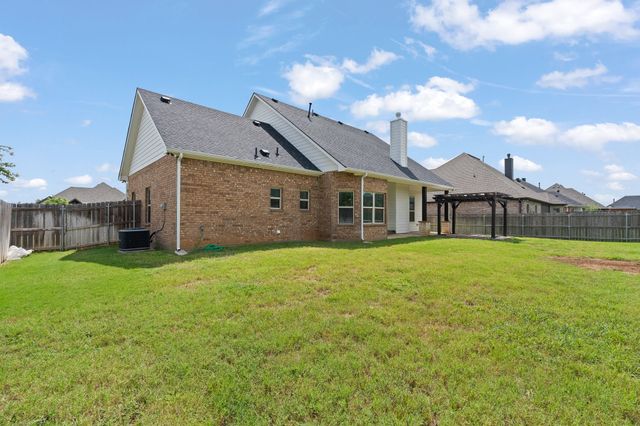 906 Bent Wood Lane, Cleburne, TX 76033