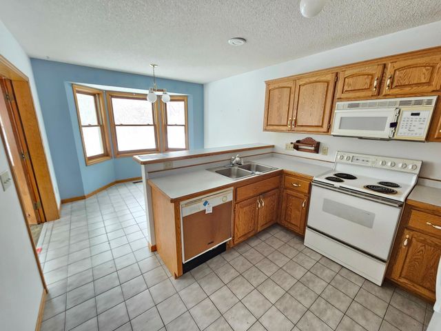 13208 Zion Street NW, Coon Rapids, MN 55448