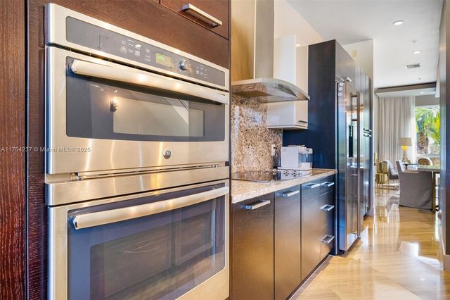 10563 NW 66th St ., Doral, FL 33178