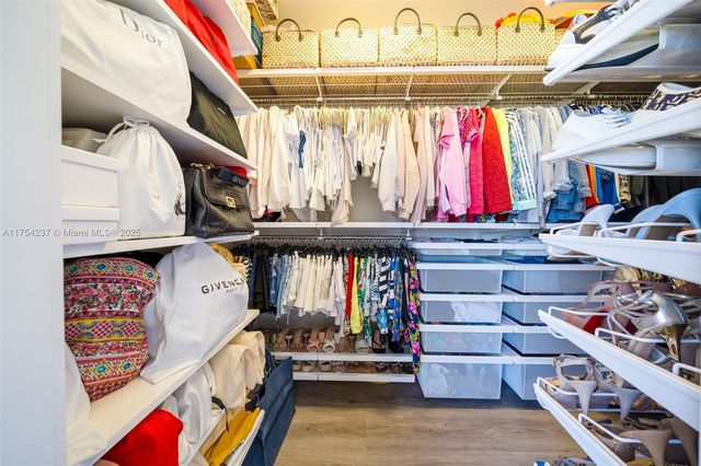 10563 NW 66th St ., Doral, FL 33178