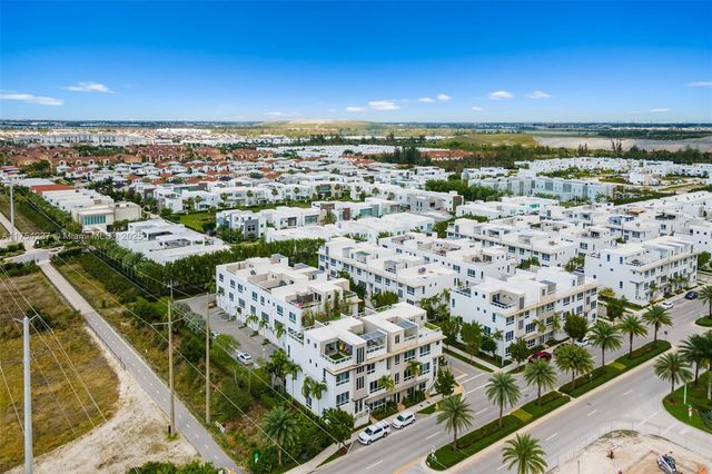 10563 NW 66th St ., Doral, FL 33178