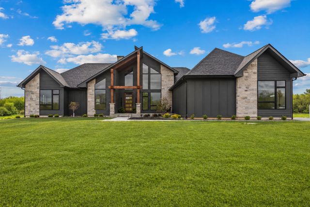 4311 Red Tail Lane, Johnsburg, IL 60051