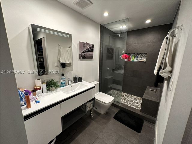 10 SW South River Dr PH102, Miami, FL 33130