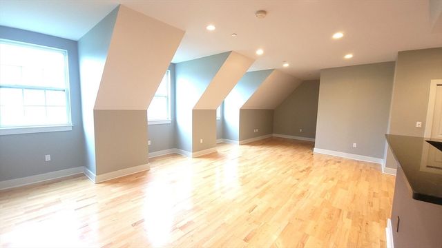 1 Powder Mill Square 404A, Andover, MA 01810