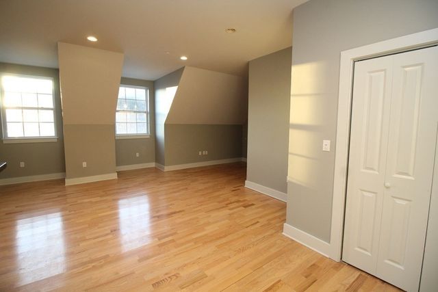 1 Powder Mill Square 404A, Andover, MA 01810