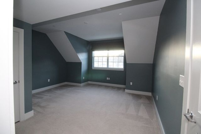 1 Powder Mill Square 404A, Andover, MA 01810