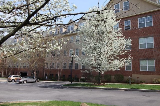 1 Powder Mill Square 404A, Andover, MA 01810