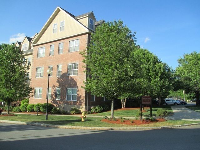 1 Powder Mill Square 404A, Andover, MA 01810