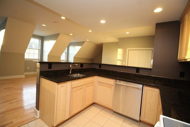 1 Powder Mill Square 404A, Andover, MA 01810