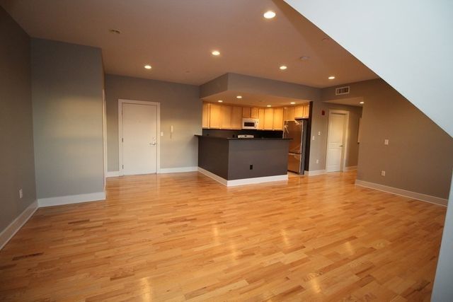 1 Powder Mill Square 404A, Andover, MA 01810
