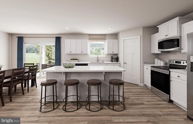 1852 CARACAS BLVD, Martinsburg, WV 25403