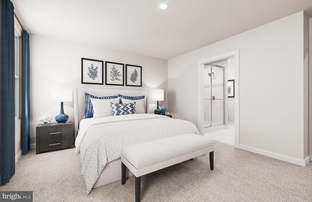 1852 CARACAS BLVD, Martinsburg, WV 25403