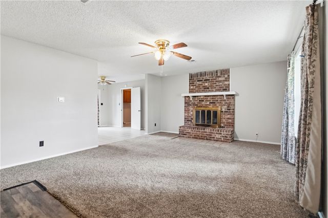 311 Wayne Villines Road, Prairie Grove, AR 72753
