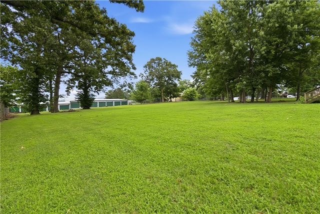311 Wayne Villines Road, Prairie Grove, AR 72753