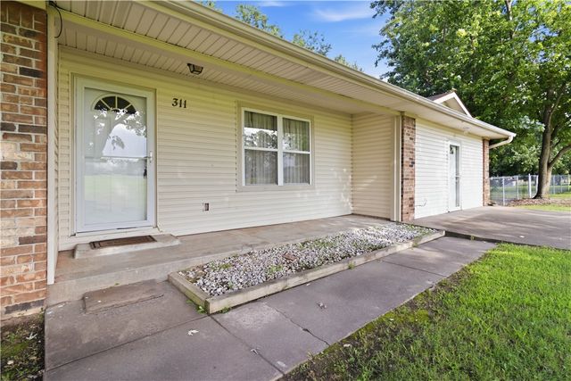 311 Wayne Villines Road, Prairie Grove, AR 72753